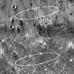 Due immagini a infrarossi scattate da THEMIS mostrano l’area ellittica di atterraggio del lander InSight di giorno (in alto) e di notte. La prima immagine mostra una pianura lavica costellata di crateri e creste. La notturna, invece, rivela zone rocciose e  brillanti perché hanno mantenuto il calore accumulato durante il giorno. Le aree coperte di polvere, comunque, si raffreddano subito dopo il tramonto, diventando fredde e scure, THEMIS è abbastanza potente da poterle fotografare. L'ellisse atterraggio misura 130 km di lunghezza per 27 km di larghezza. Crediti: NASA/JPL-Caltech/Arizona State University